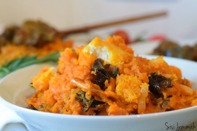 What is the Difference Between Yam Pottage and Yam Porridge