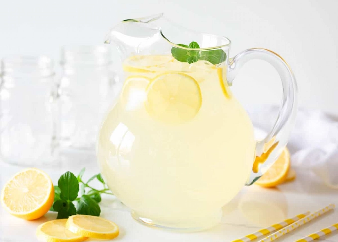 How to Make Lemonade with Lemon Juice