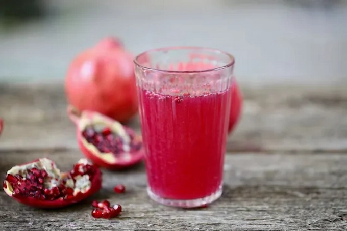 How to Make Pomegranate Juice